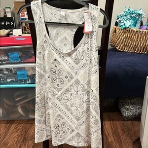 NWT LANE BRYANT LIVI Wicking Scoop-Neck Racerback Tank